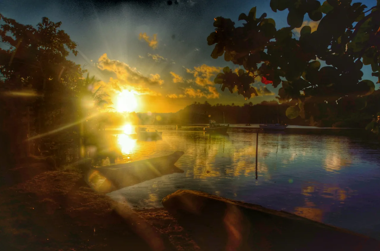 Vista do por do sol no Rio Caraíva
